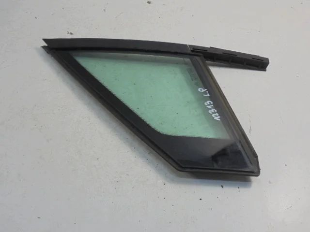 Citroen C4 Front Left Door Window Triangle image 7