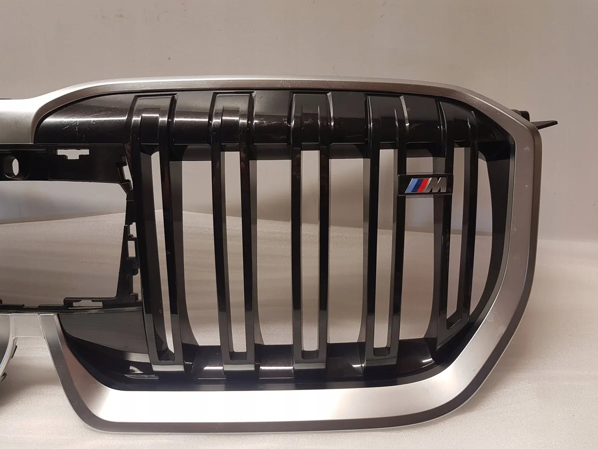 Grelha BMW X1 U11 M Pkg 2022- Usada image 4