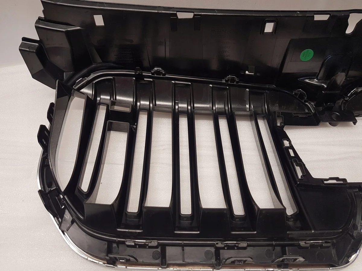 Grelha BMW X1 U11 M Pkg 2022- Usada image 7