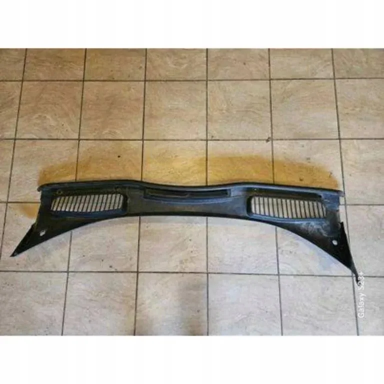Plástico limpiaparabrisas Ford C-MAX II Usado