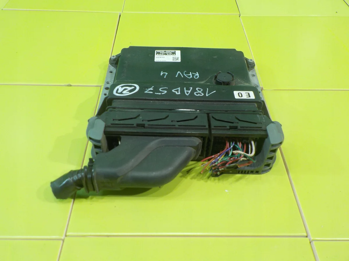 RAV4 III 2.2 D4D 06r ECU 89661-42C10
