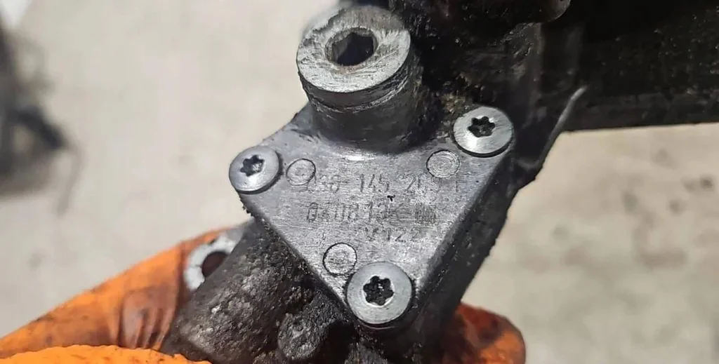 Vacuum Pump 038145209F VW Transporter T5 image 3