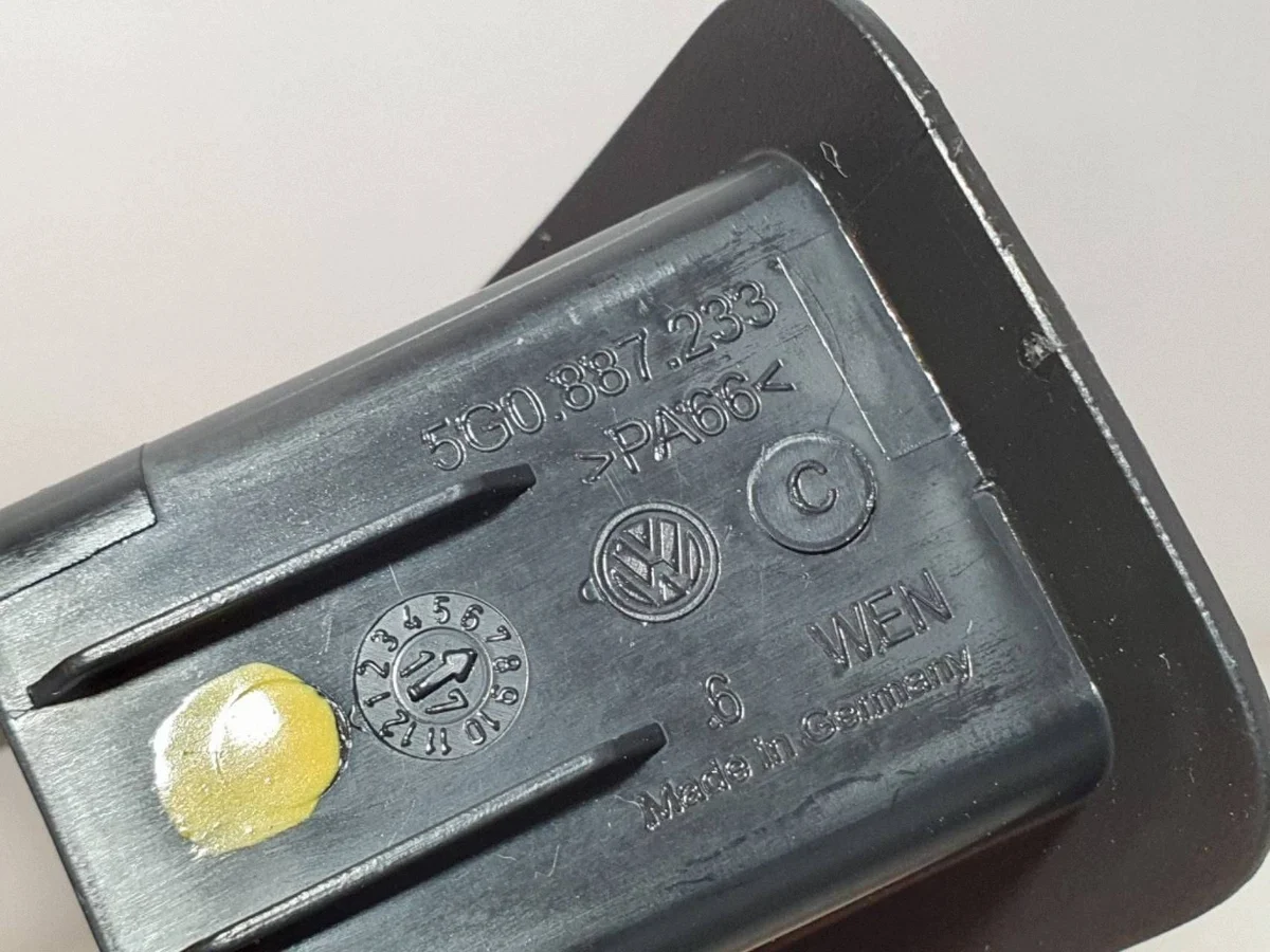 Supporto ISOFIX 5G0887233 usato image 6