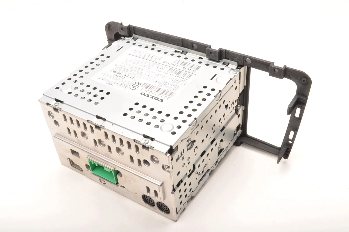 Radio Volvo S60 V70 XC70 30737709 image 4
