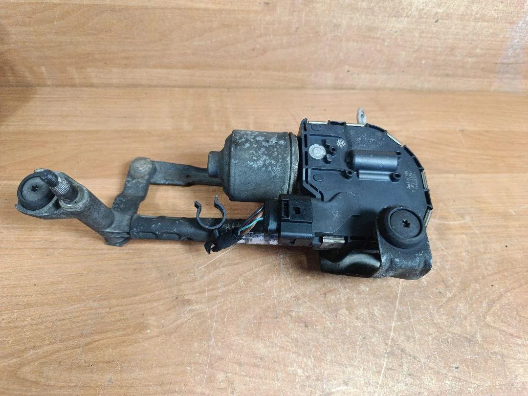 Moteur essuie-glace avant droit VW Touran
