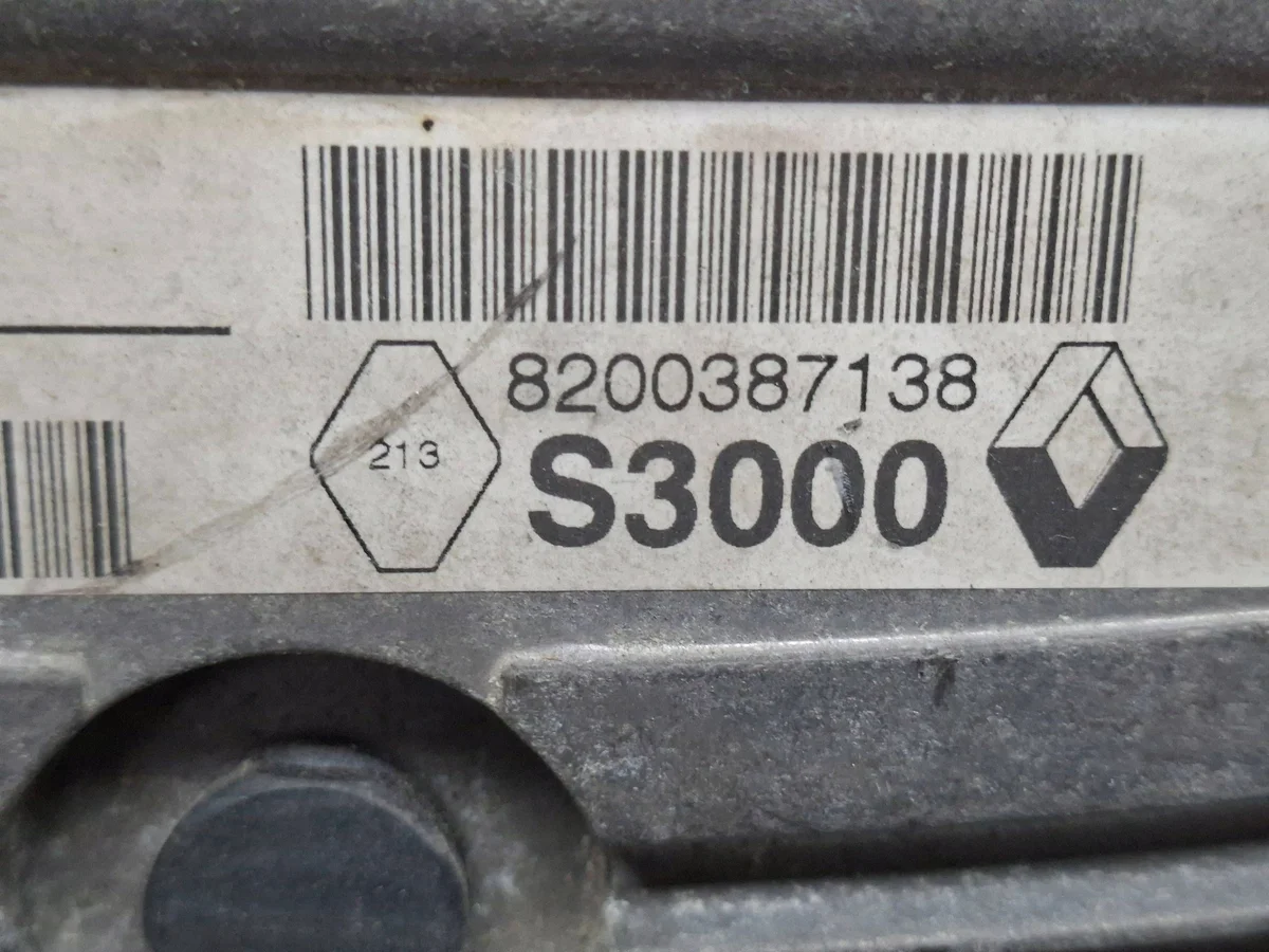 Steuergerät Motor 8200387138 Renault Megane II