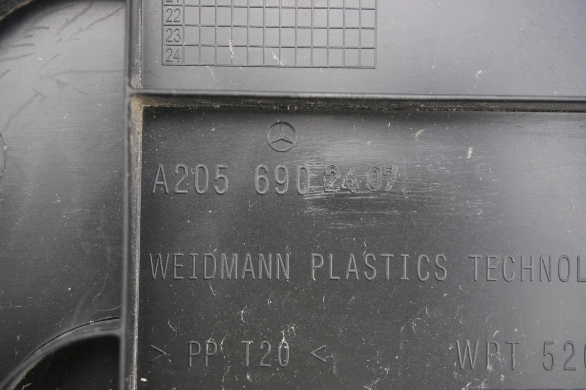 Matto tavaratilaan Mercedes C43 AMG W205 image 8
