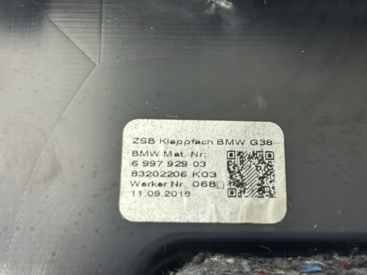BMW G30 G31 M5 F90 Ablage Fahrerseite Links image 3