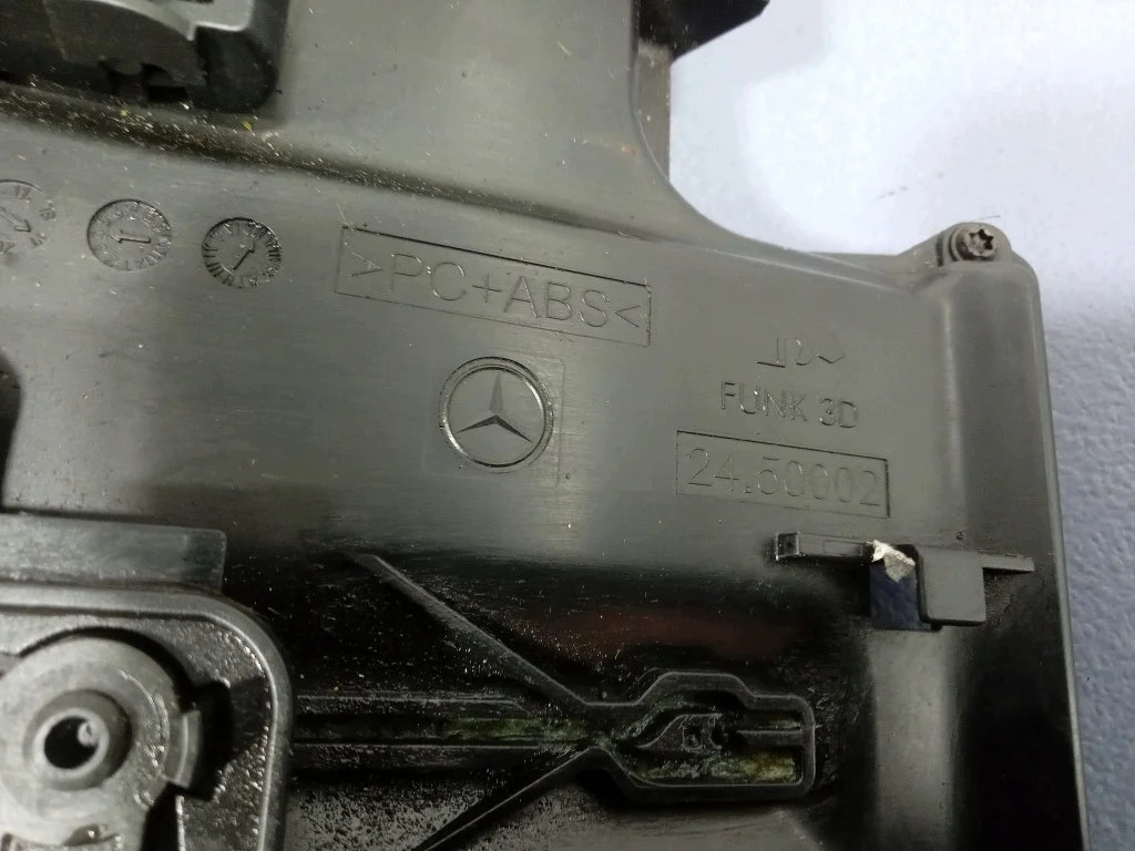 Getränkehalter Mercedes AMG GT 4-Türer W290 image 10