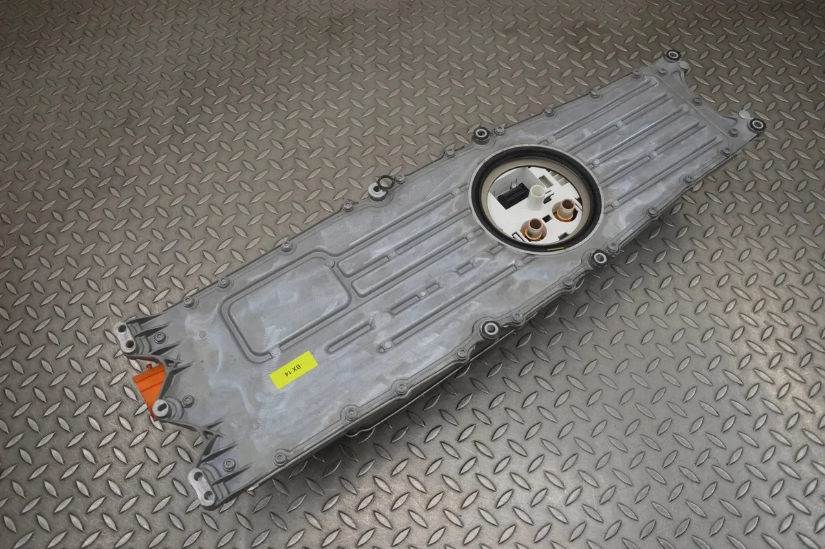 Porsche Taycan 9J1915251AA Inverter image 4