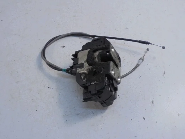 Nissan Qashqai J10 Bakdörr Lås Höger