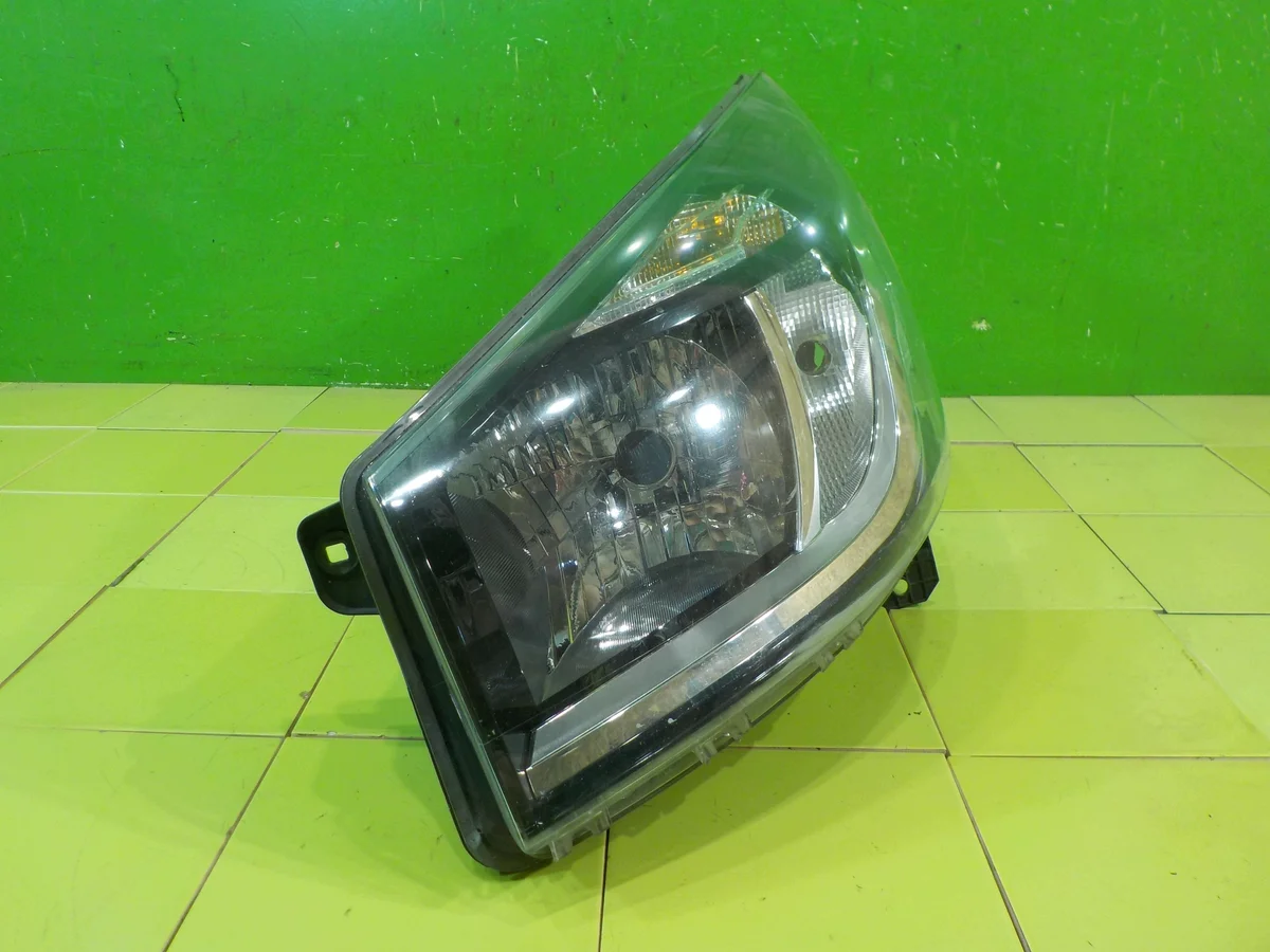 Trafic III Lampa Vänster Fram 1LE011411