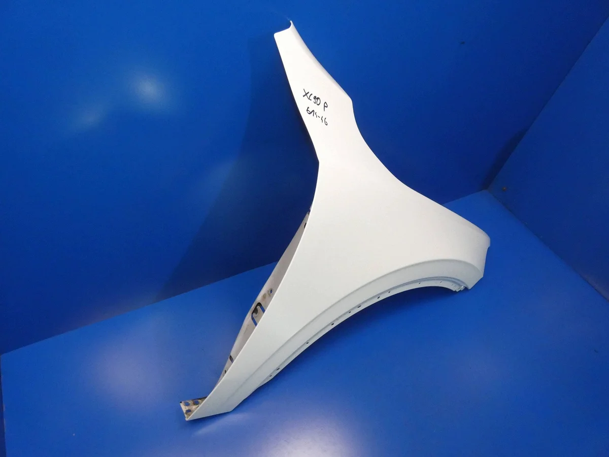 Volvo XC90 Front Right Fender Used MIJ56796