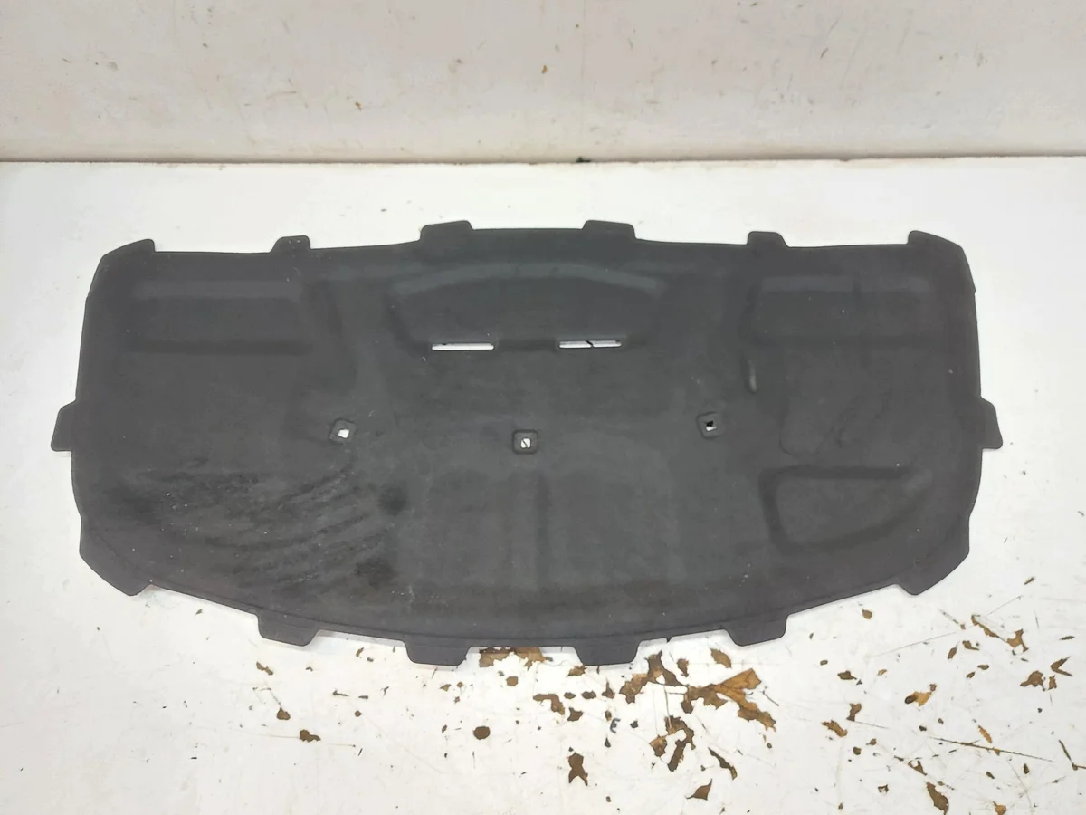Audi A4 B9 8W Äänieriste, konepelti