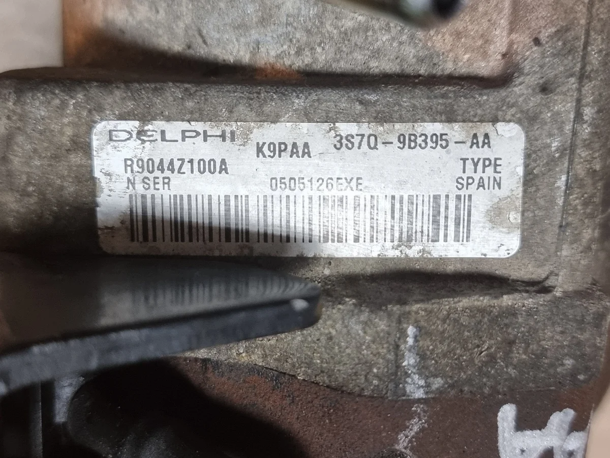 Pompe à injection Ford Mondeo MK3 2.0 2.2 TDCI image 3