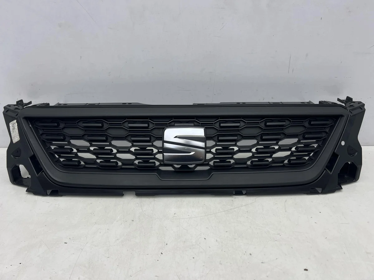Seat Ibiza V 6F Grill Voorbumper Gebruikt