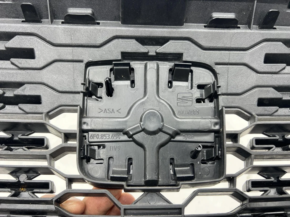 Kühlergrill Seat Ibiza V 6F 2017-2021 gebraucht image 6