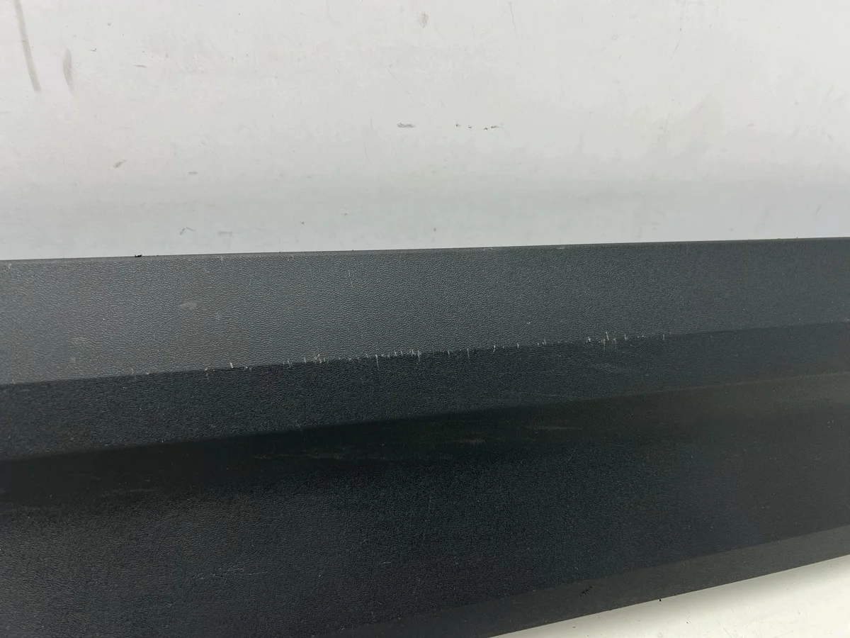 Volvo XC40 dörrlisthölje höger fram image 4