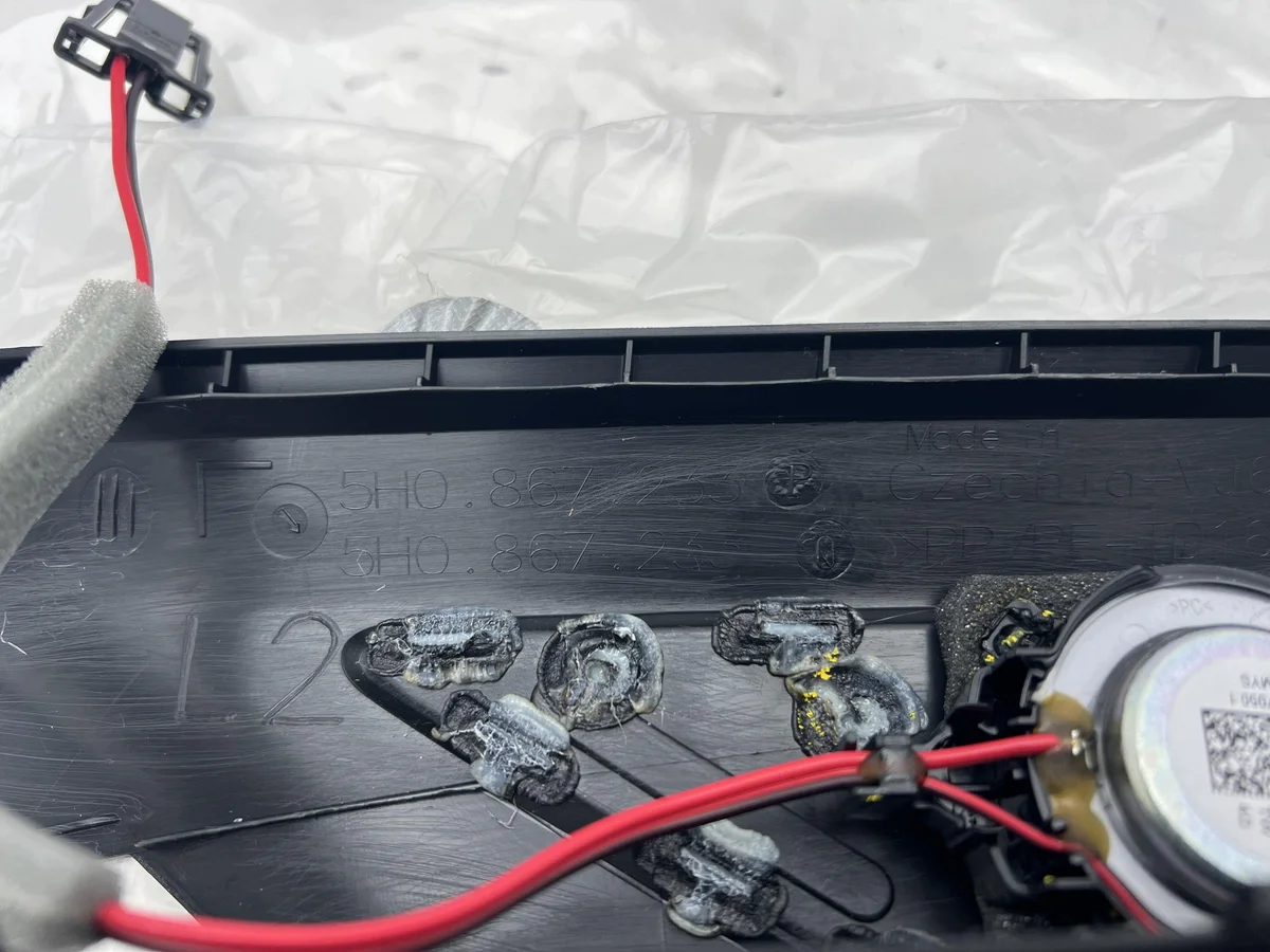 Tapa Columna A Izquierda Golf VIII Harman Kardon thumbnail 5