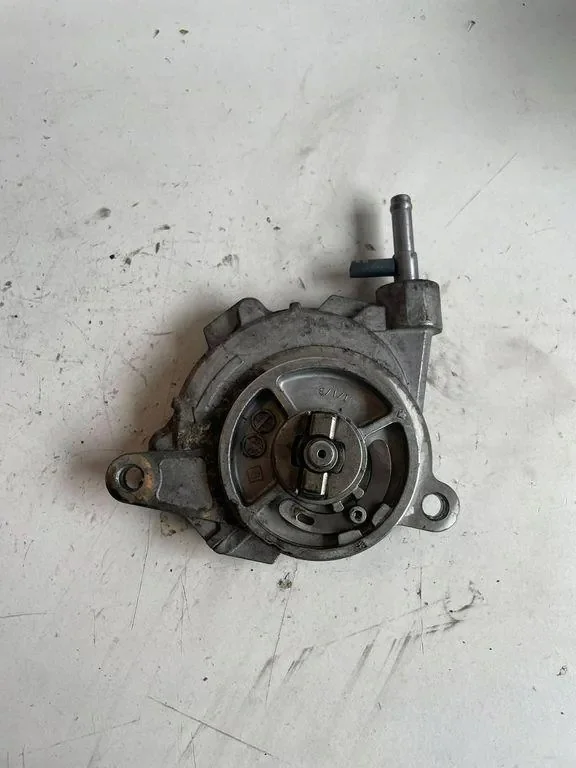 2009 Toyota Auris 150 Vakuum pump D1NDE12