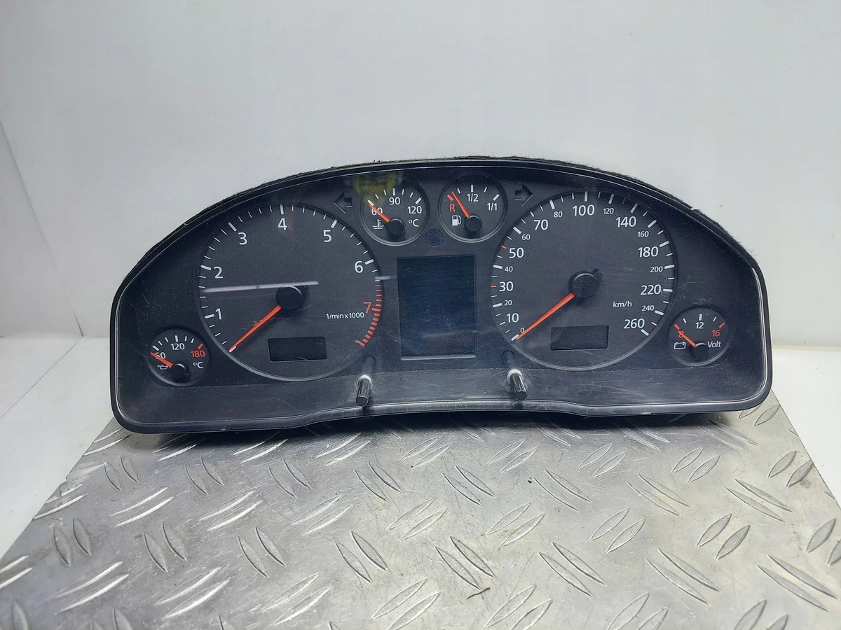 Mittaristo Audi A6 C5 4B0920932L Käytetty