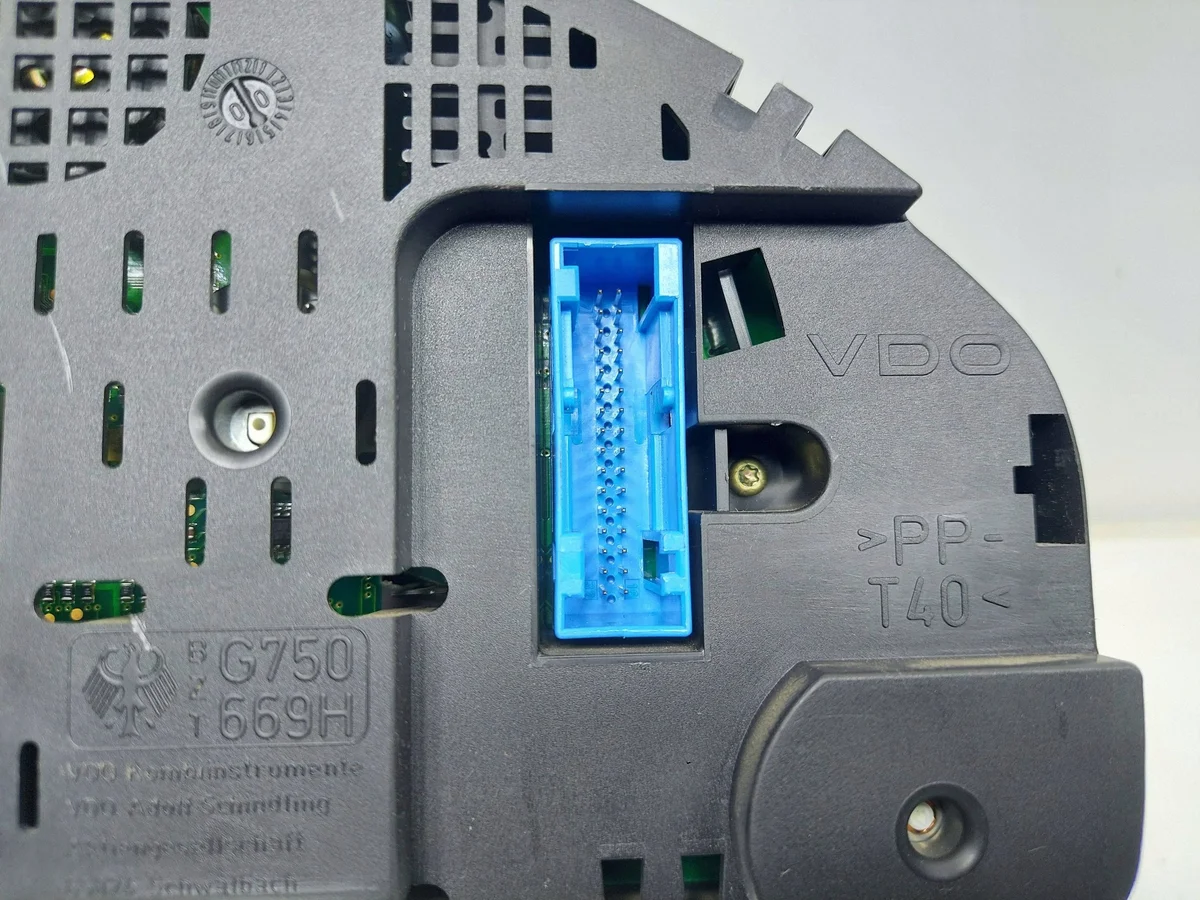 Compteur Audi A6 C5 4B0920932L image 4