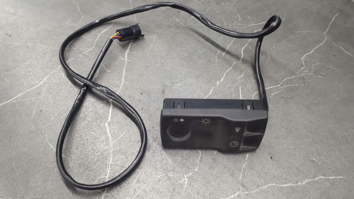 Opel Senator A Computer Switch 90148632 image 2