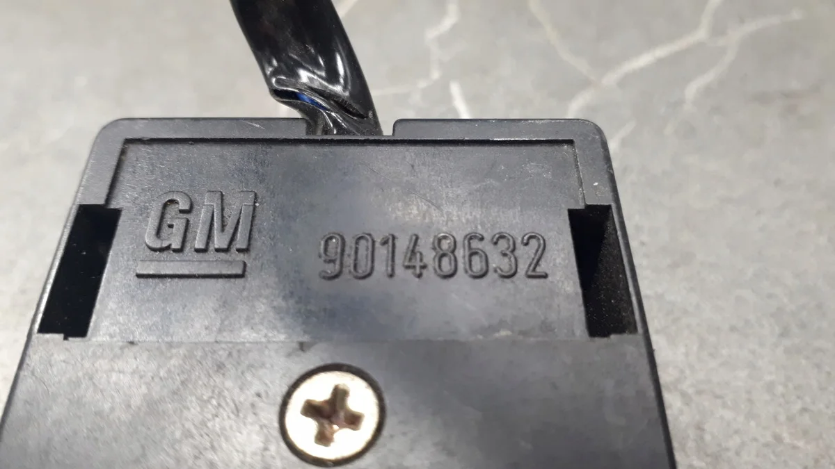 Opel Senator A Computer Switch 90148632 image 4