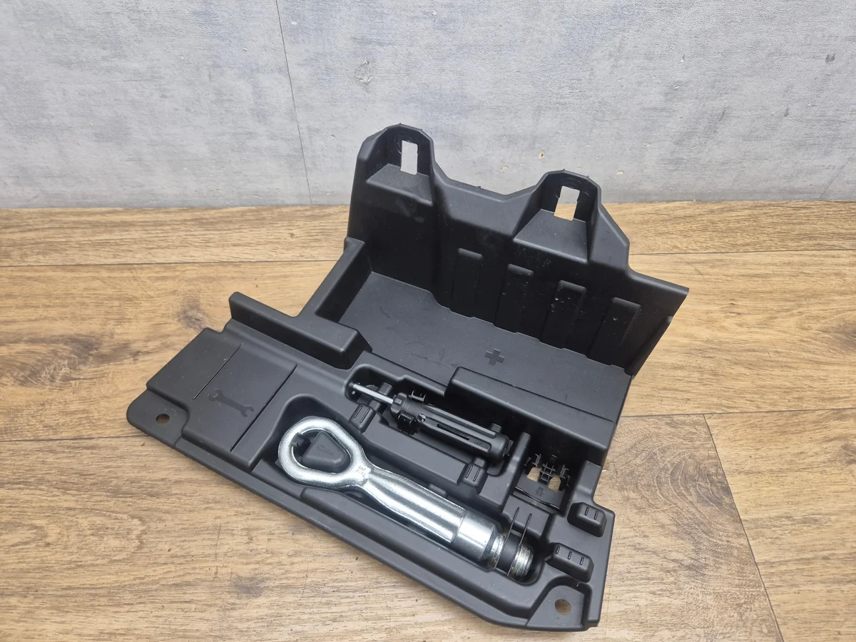BMW F36 Porta-malas Gaveta com Ferramentas 7309514