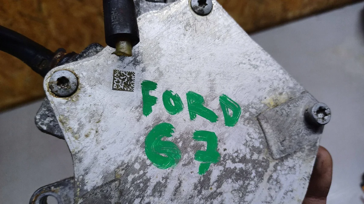 Pompa vacum Ford DS7G-2A451-CB usata image 4
