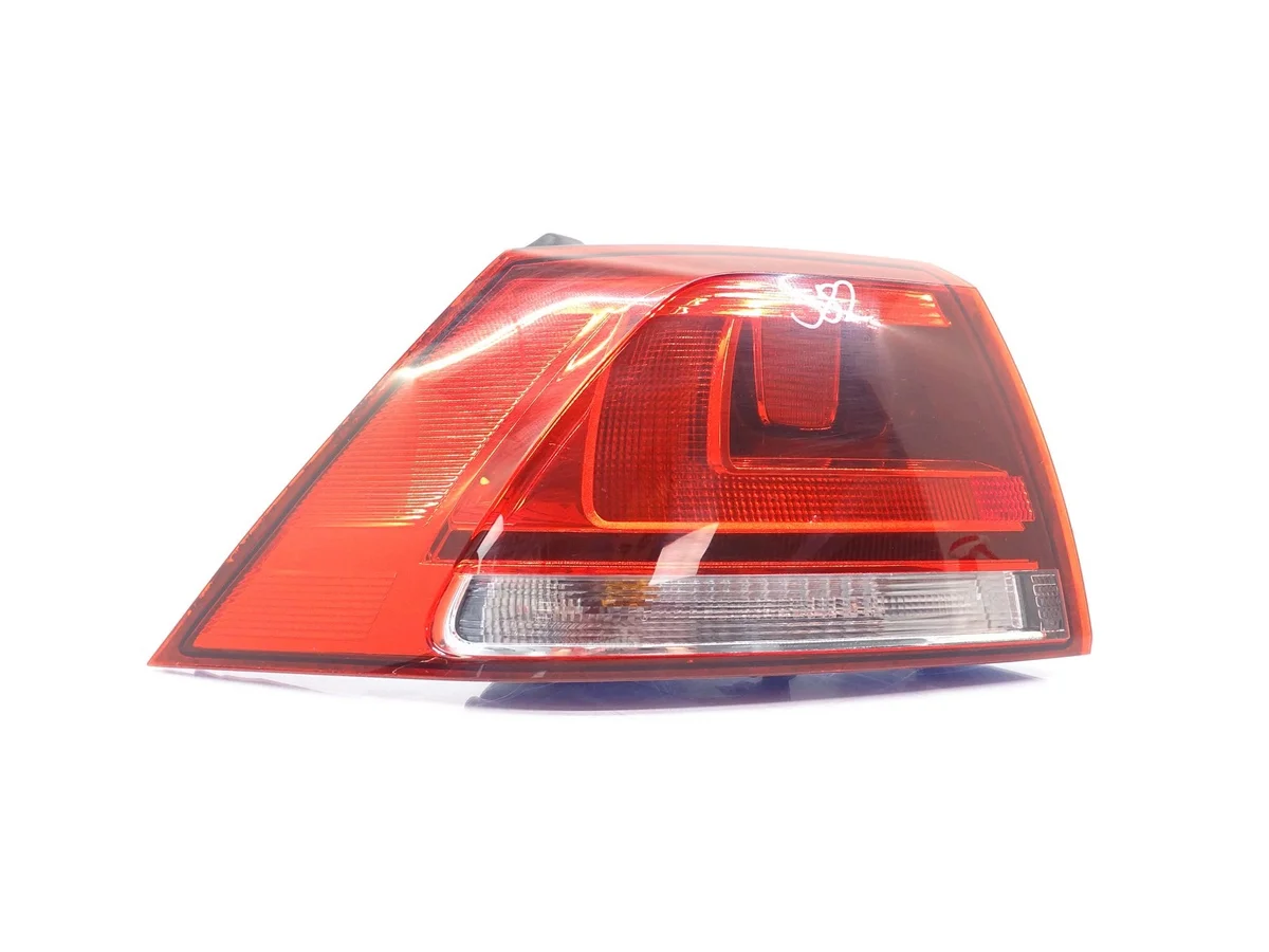 Takavalaisin vasen VW Golf VII MK7 5D