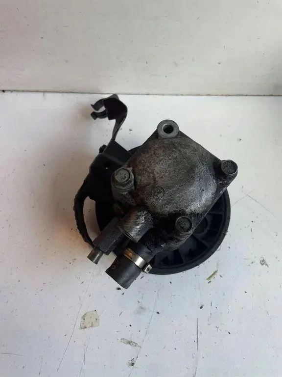 Volvo V40 1.6 16V Servopumpe 30865946