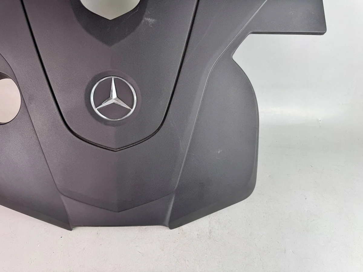 Mercedes-Benz A2760107506 Tampa do Motor Usada image 10