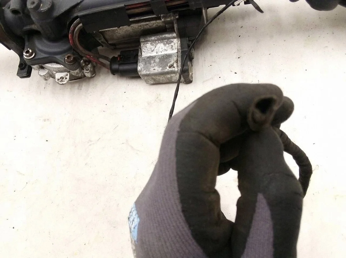 VW 3C1423051T Steering Rack - Used image 6