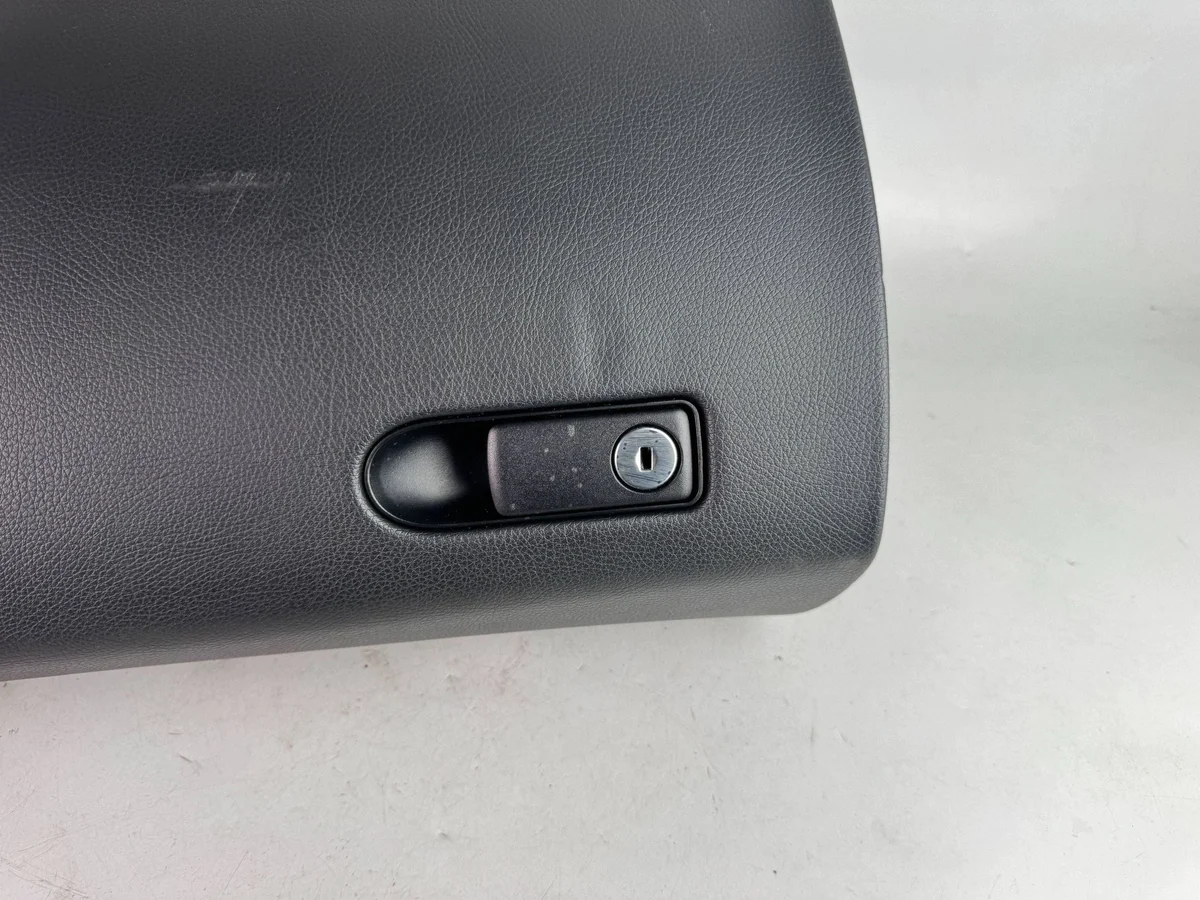 Compartimento Mercedes-Benz C W205 A2056801702 image 6