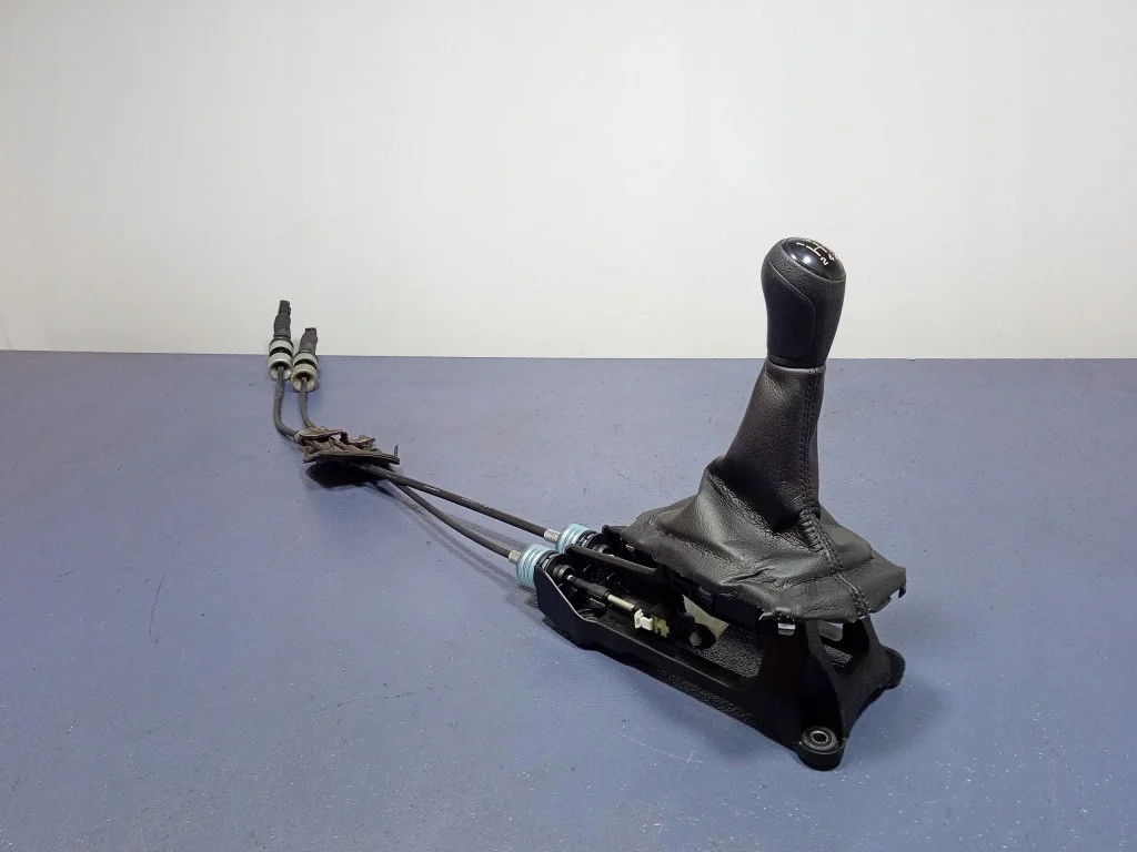 Suzuki Swift MK8 Versnellingspook A-881573-01 image 3