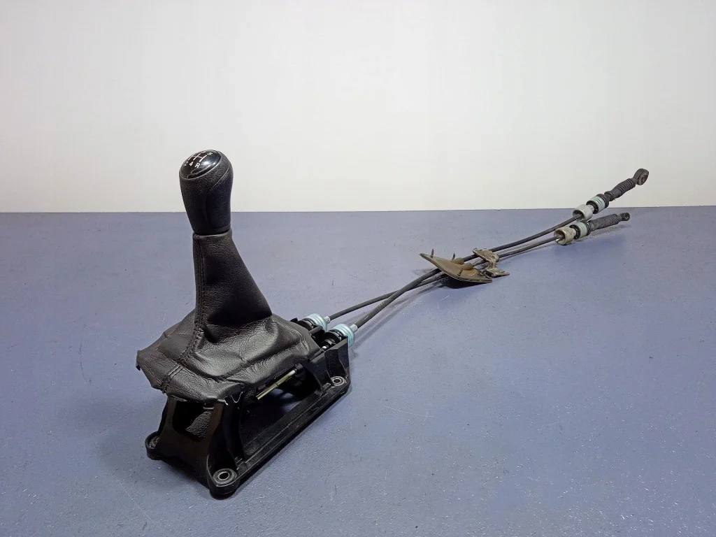 Suzuki Swift MK8 Versnellingspook A-881573-01 image 4