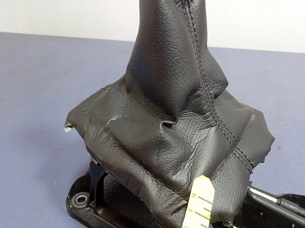 Suzuki Swift MK8 Versnellingspook A-881573-01 image 7