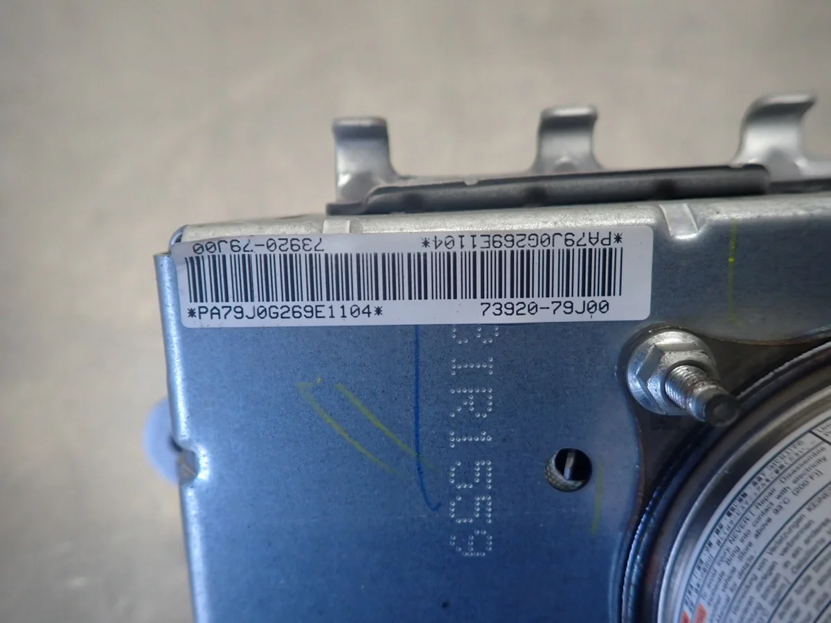 Suzuki OE 73920-79J00 Coussin Passager image 3