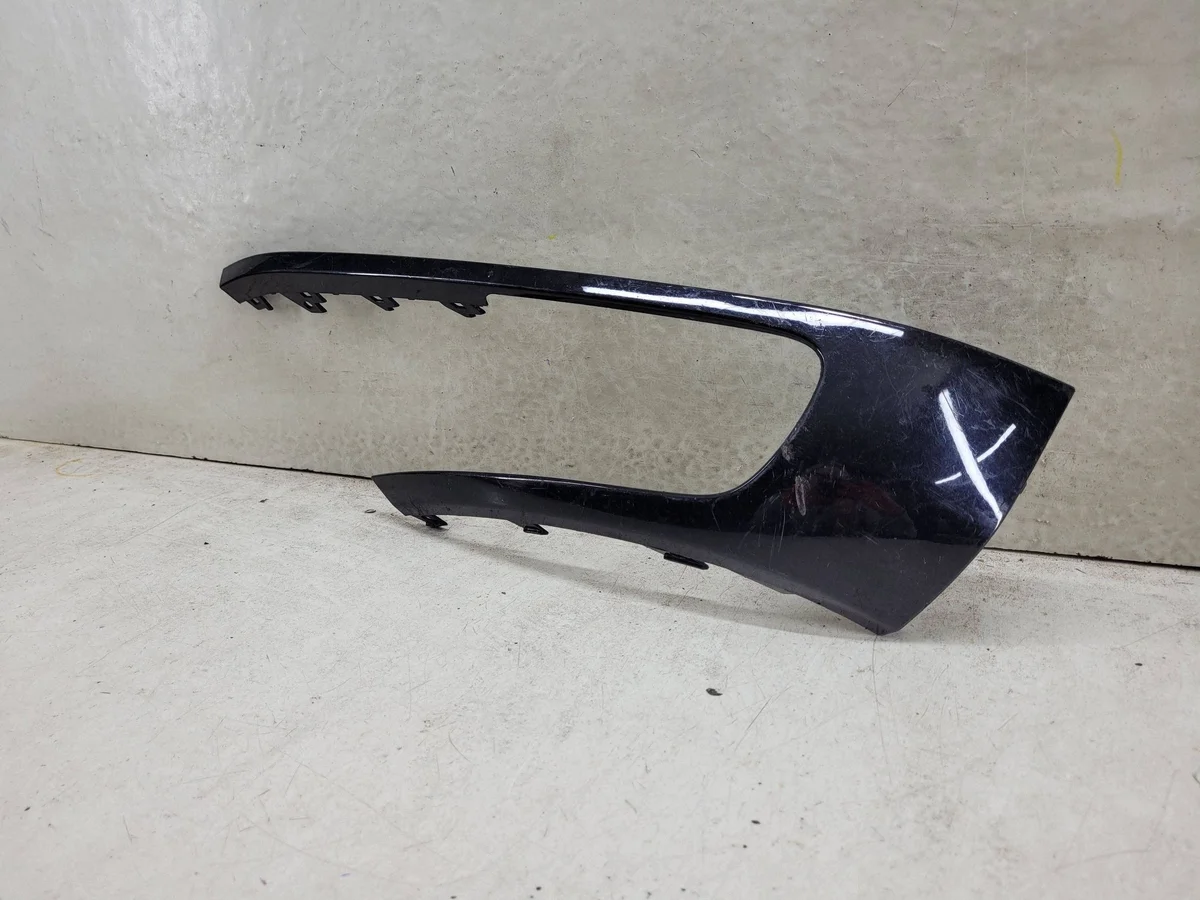 VW Touareg II 7P Fog Light Trim Left Front