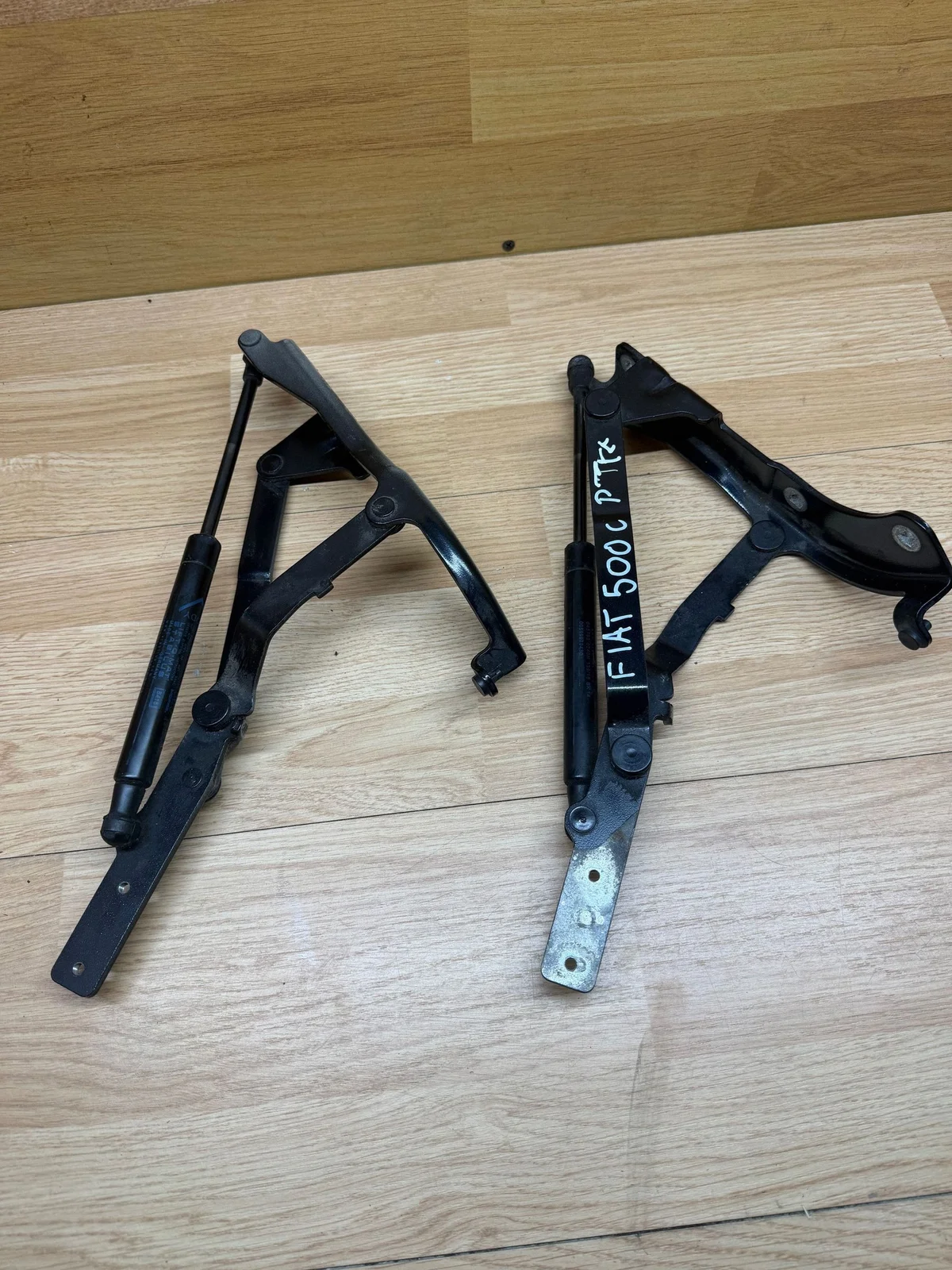Fiat 500 Trunk Lid Hinges AVC1A Used image 2