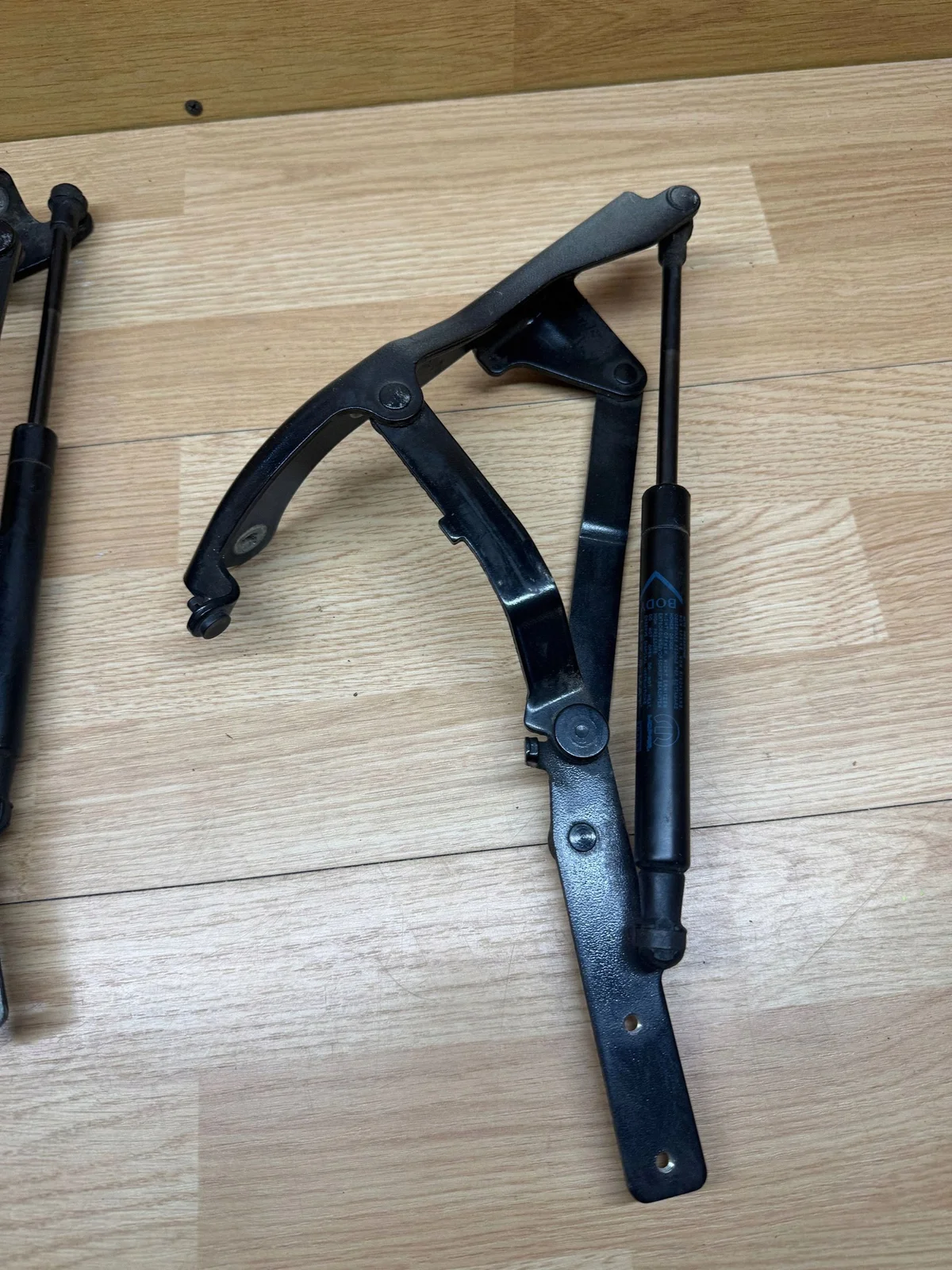 Fiat 500 Trunk Lid Hinges AVC1A Used image 5