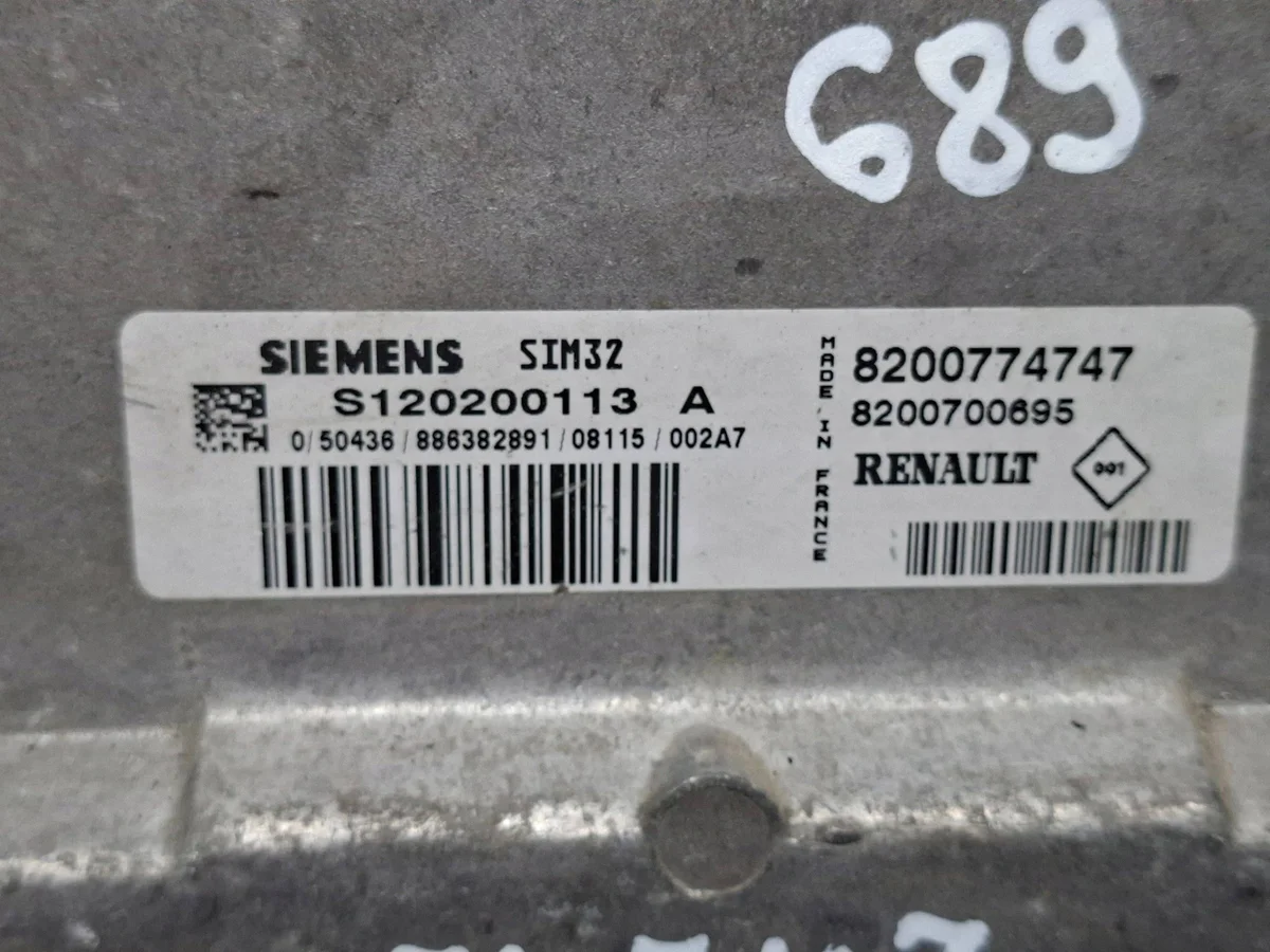 Calculateur Renault Twingo II 1.2 i S120200113