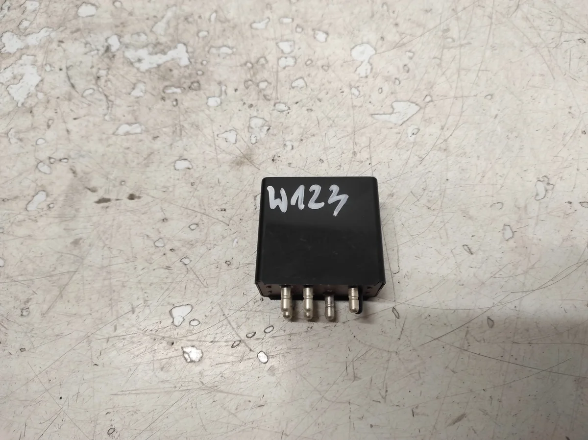 Blinkrelais Mercedes W123 W126 1238210063