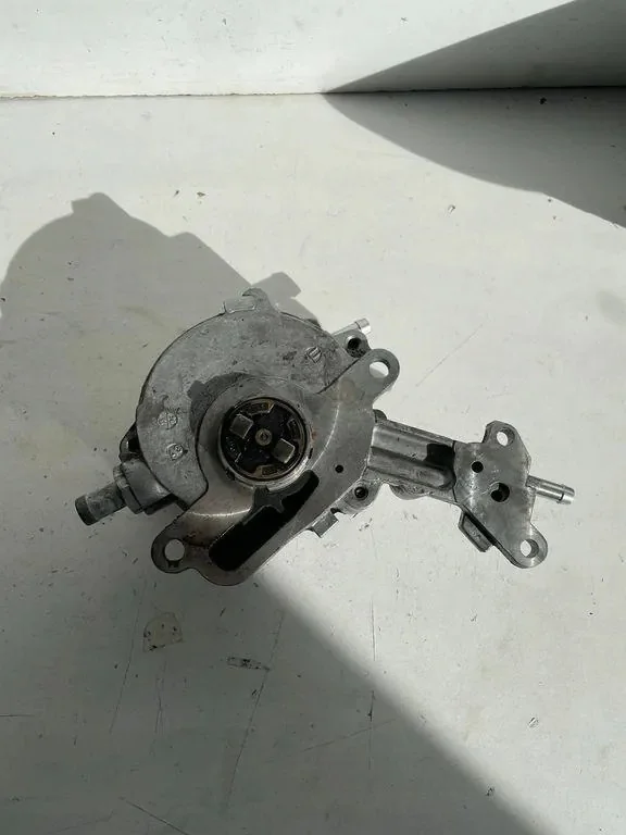 Pompe à vide 038145209C pour VW Caddy III