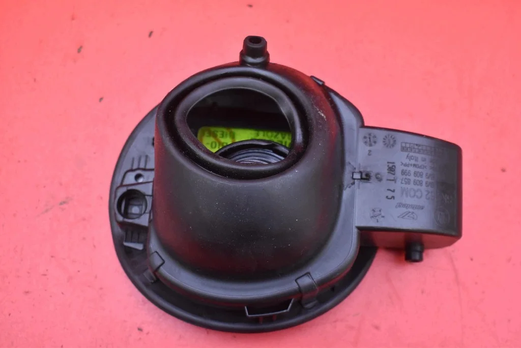 Fuel Filler Flap Skoda Fabia III 6V9809857
