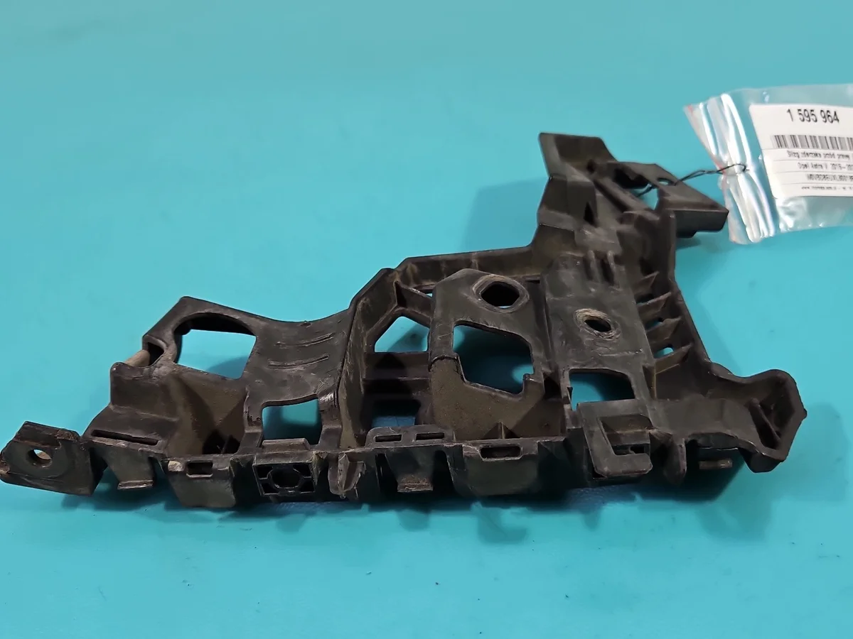Soporte Parachoques Opel Astra V K Derecho Usado image 5