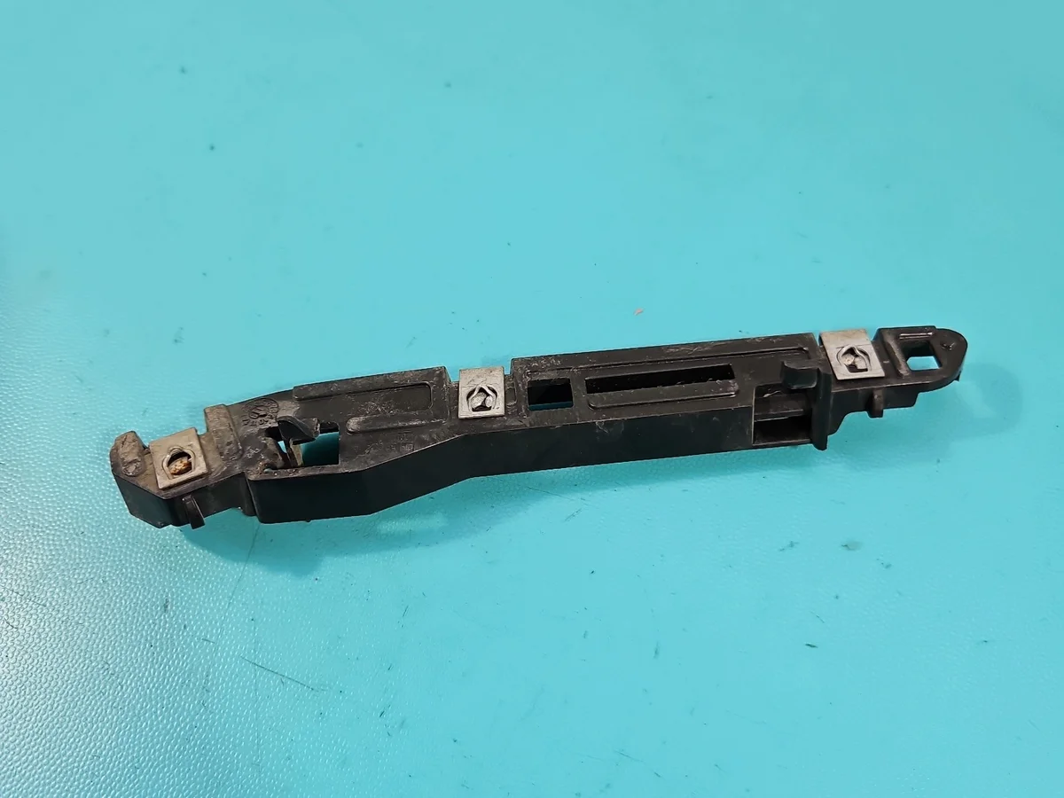 Soporte Parachoques Opel Astra V K Derecho Usado image 9