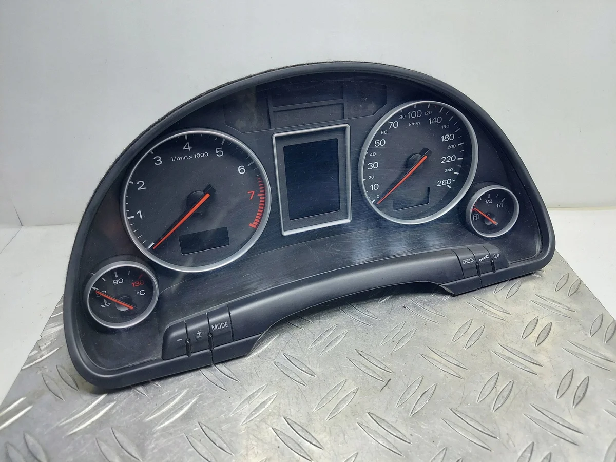 Compteur Audi A4 B6 2.0 B 8E0920900N