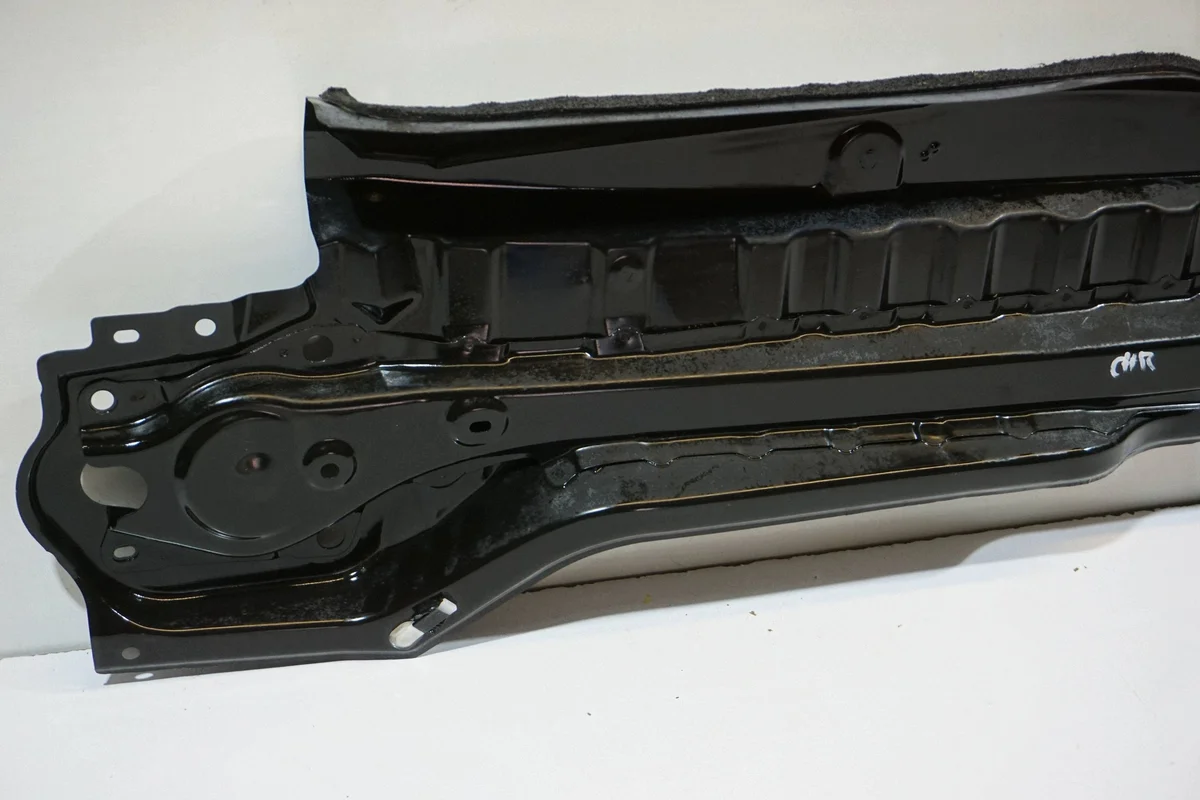 Toyota C-HR II Windshield Cowl DKJ3345 image 3